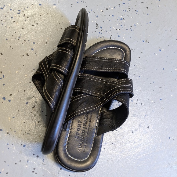 Donald J. Pliner  Leather Sandal - Picture 7 of 8